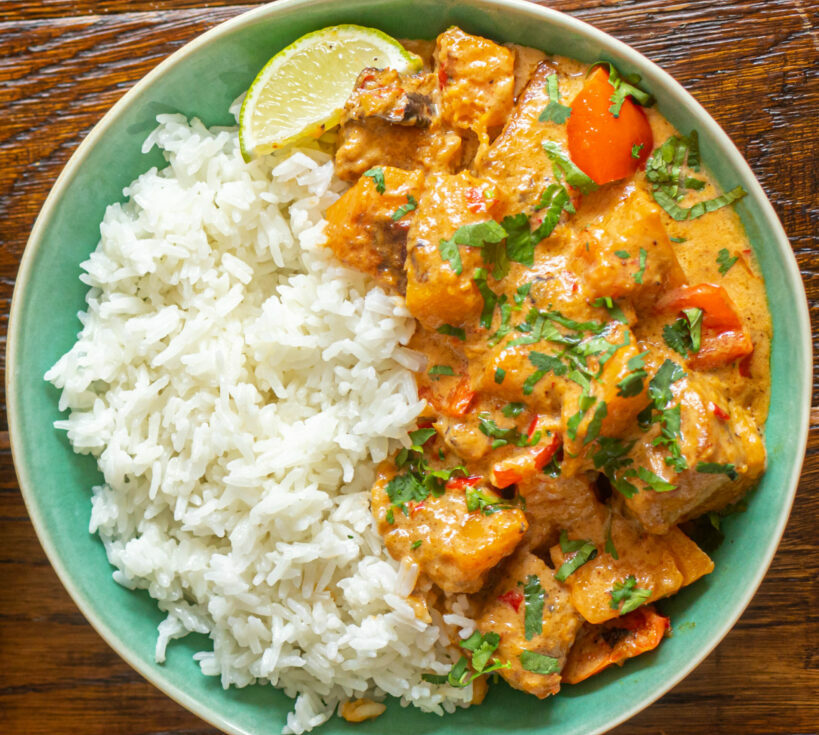 Cari thaïlandais à la courge musquée et au tofu