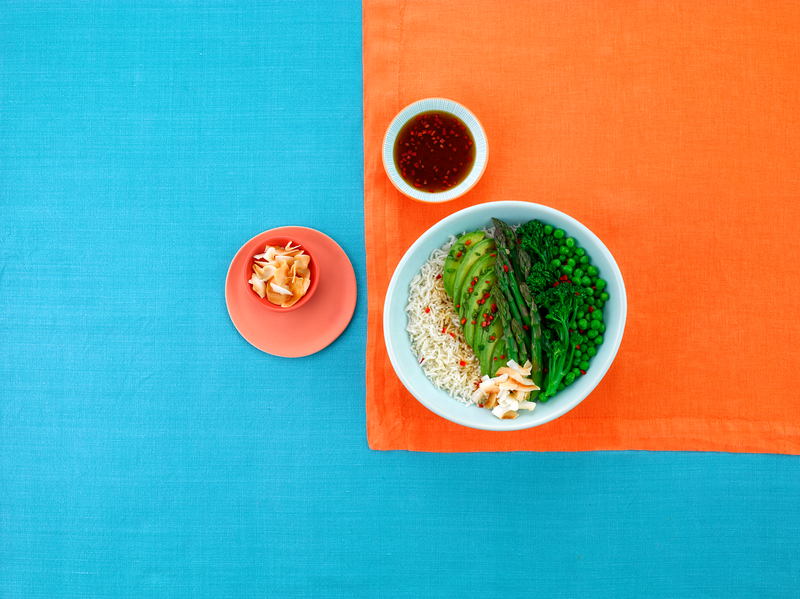 Bol du bouddha vert avec une vinaigrette au chili et à la lime (California)