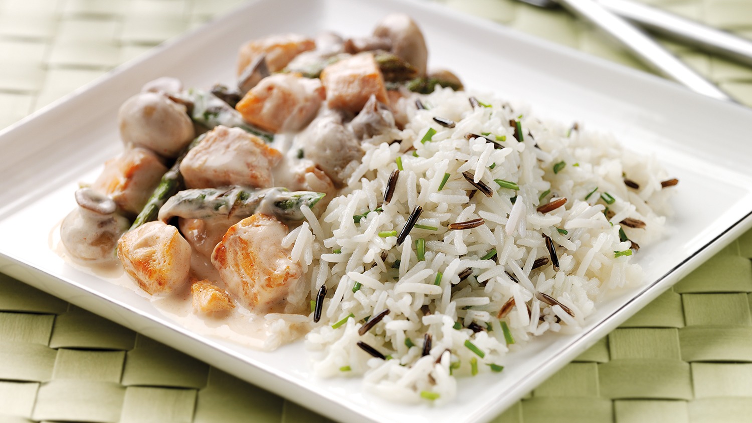 Salmon & asparagus stroganoff recipe | Tilda