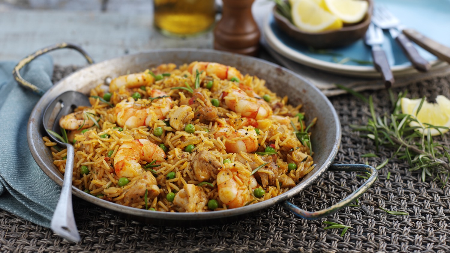 Quick & Easy Paella Recipe with Chicken & Prawns | Tilda