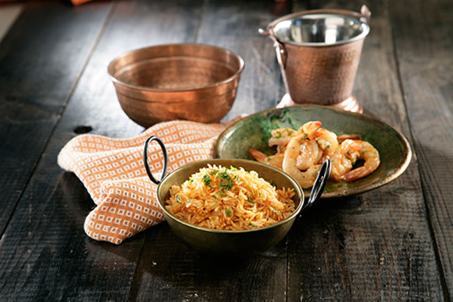 Arroz Basmati al curry rojo con gambas a la miel