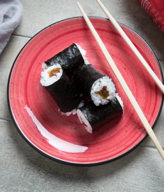 Maki de kanpyo 4 rollos (16 porciones)