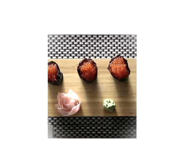 Gunkan Sushi de huevas de trucha y atún