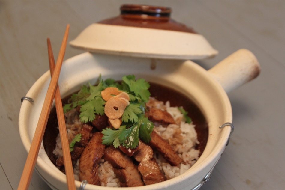 Panceta guisada en salsa roja con arroz Basmati