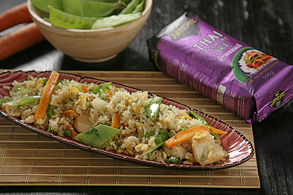 Arroz thai frito con pollo