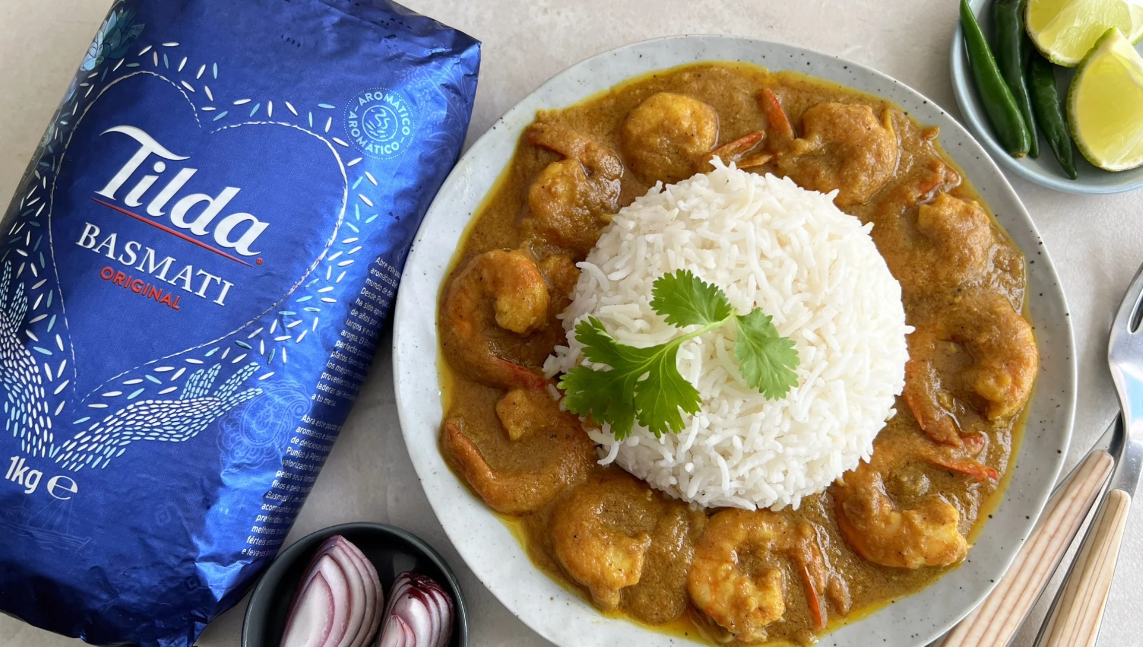 Langostinos al curry con arroz Basmati Tilda
