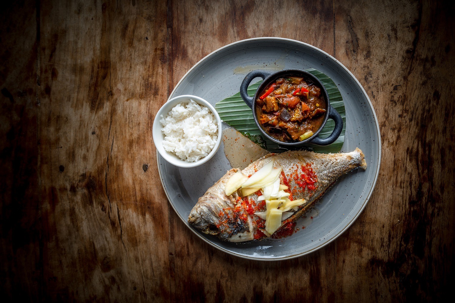 Vietnamese Clay Pot with Crispy Fish & Green Mango